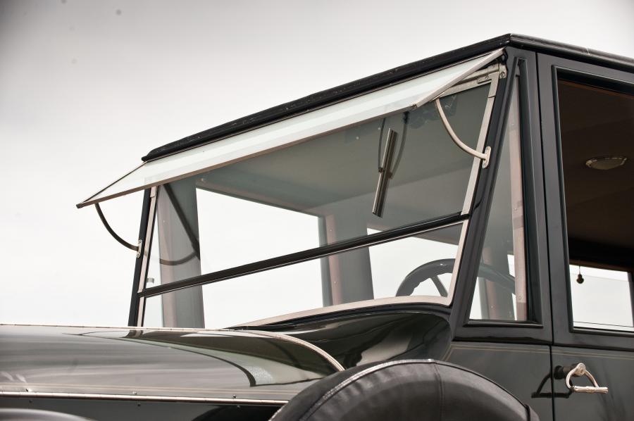  Pierce-Arrow 7-Passenger Sedan 1920 года  (фото 5 из 19)